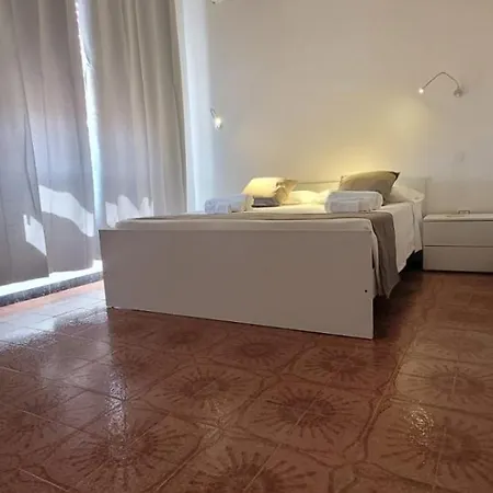 La Mimosa Bed & Breakfast